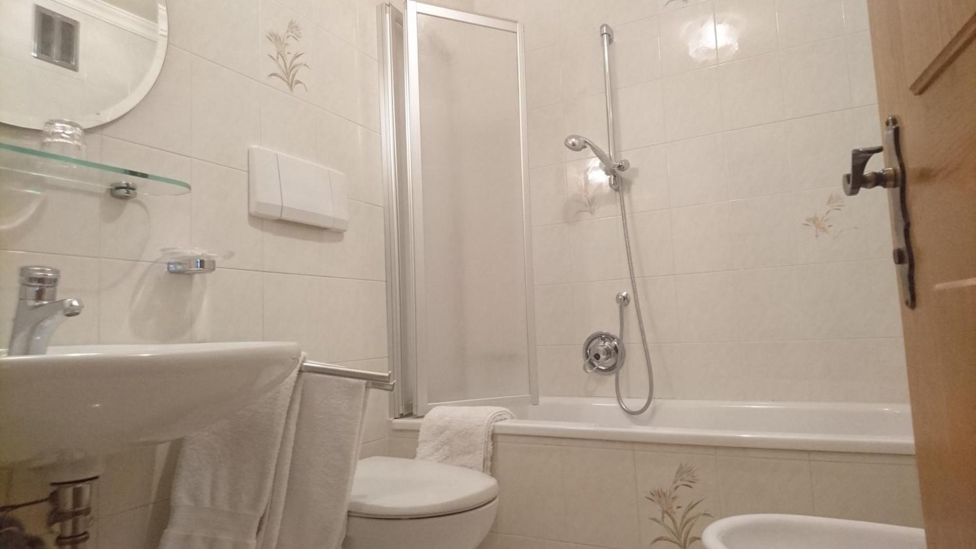 Residence Ploner San Cassiano  Phòng bức ảnh